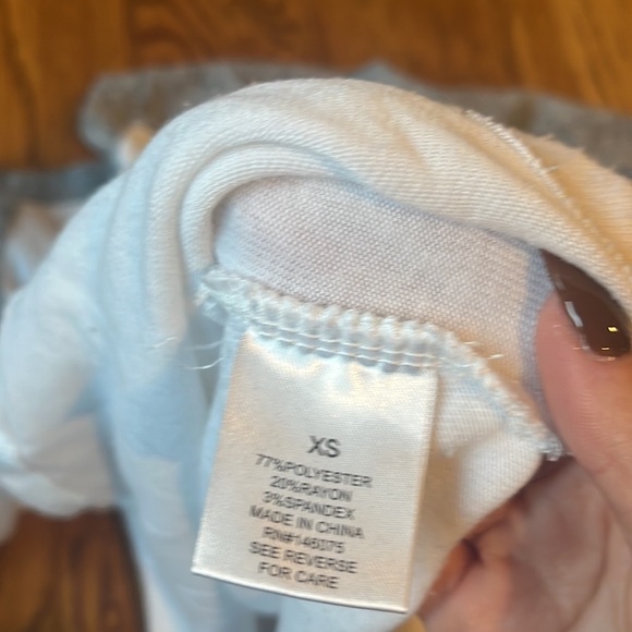 Theo & Spence Woman’s White and Grey Sweatshirt Size XS - Picture 4 of 4